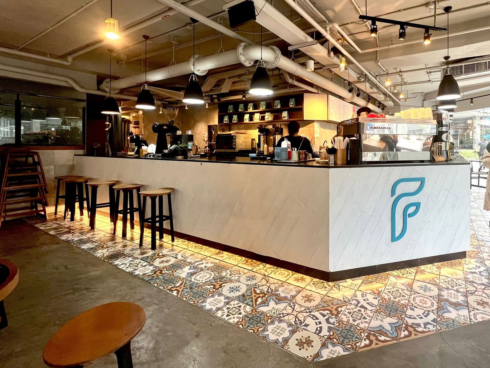 flame-coffee-front-counter-decorative-floor-tiles