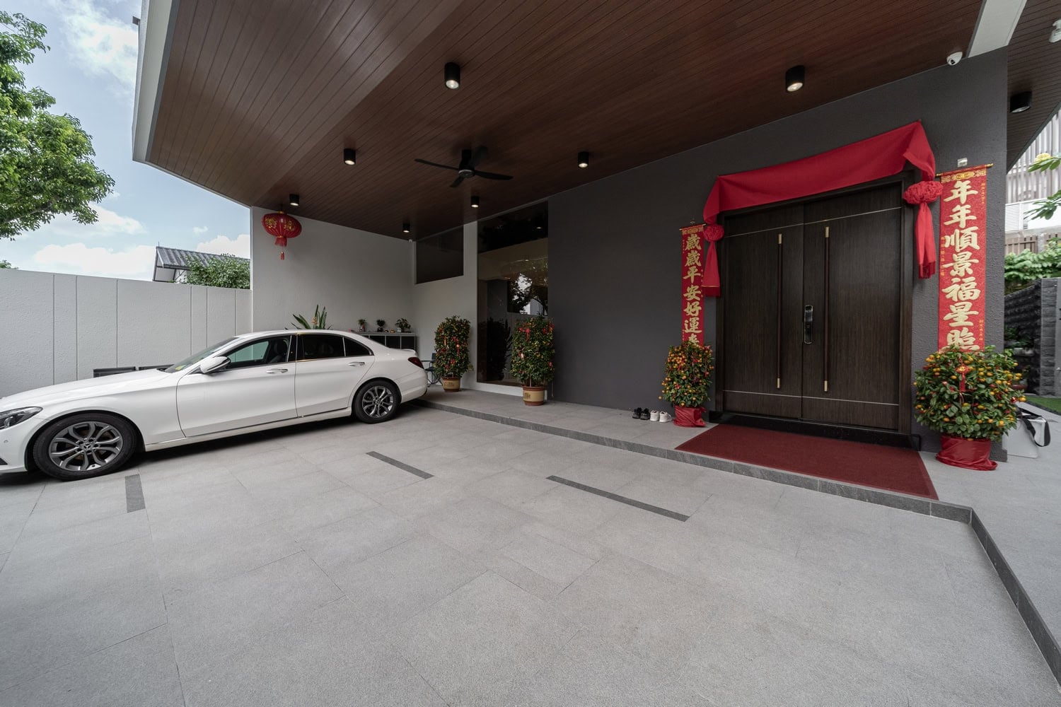 pisang-udang-doorway small office pantry design