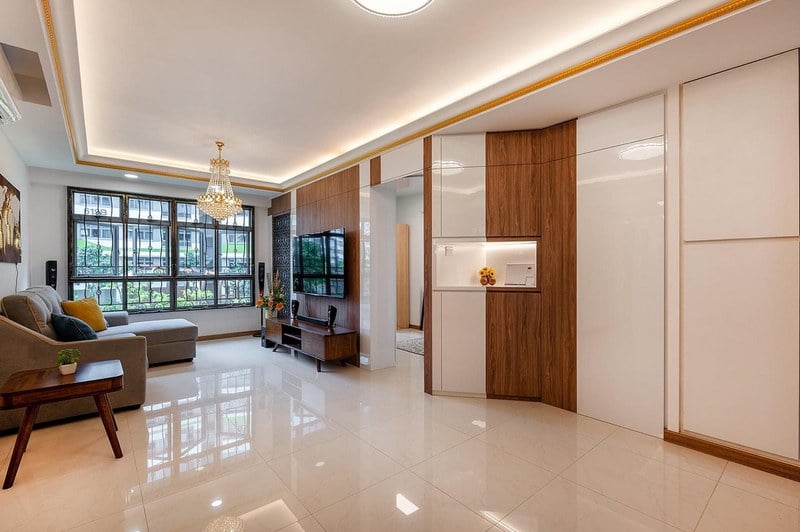Executive glass meeting room equipped with ceiling projector screen and full-height glass dry-erase wall
